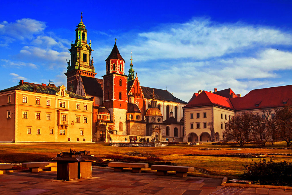 Wawel Royal castle in Krakow as seen on the Krakow free walking tour