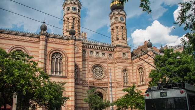 The incredible Great Synagogue in Dohány Street, Budapest