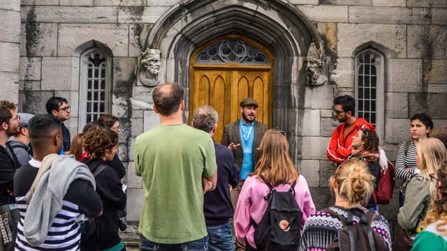 Dublin free tour group with their expert local guide